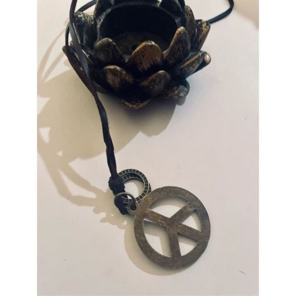 Cute boho PEACE SIGN NECKLACE - Picture 3 of 5